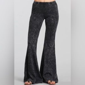Chatoyant Women’s Mineral Washed Bell Bottom Pants in Charcoal Gray Size Medium